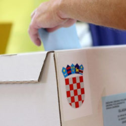 Избрани 123 Македонци во советите и за градски и жупаниски претставници