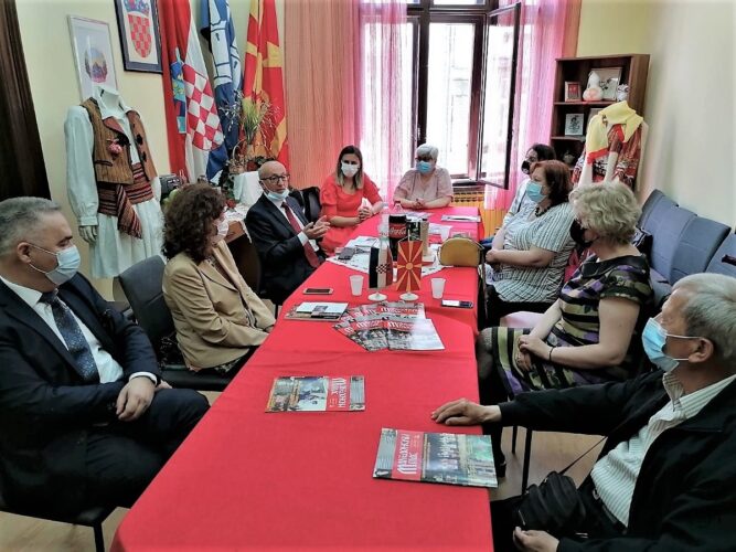 Делегација од МНР во посета на Македонците од Загреб
