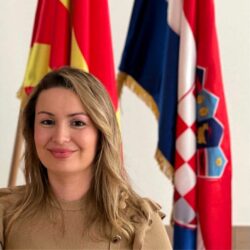 Разговор: Ивана Брезовец, претседателка на МКД "Охридски бисер" од Загреб